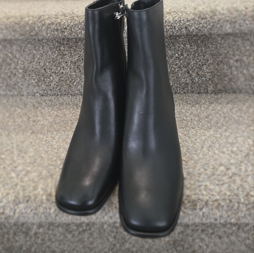 Michael Michael Kors Leather Women's Maude Bootie Fashion Boots Black New 3" - Picture 4 of 9